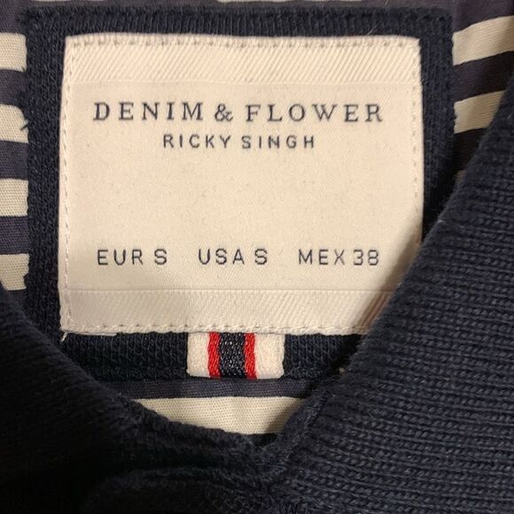 Denim & Flower Size Small short sleeve polo - Picture 3 of 7